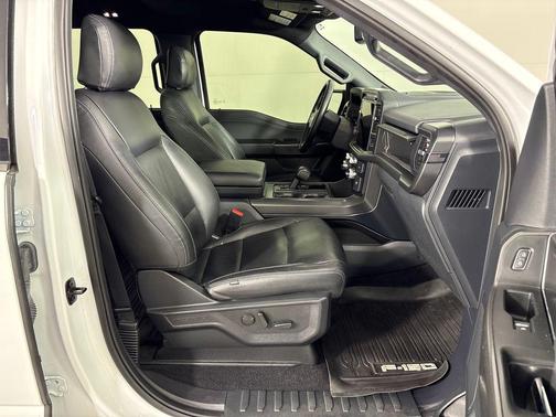 Oxford White 2024 Ford F-150 XLT