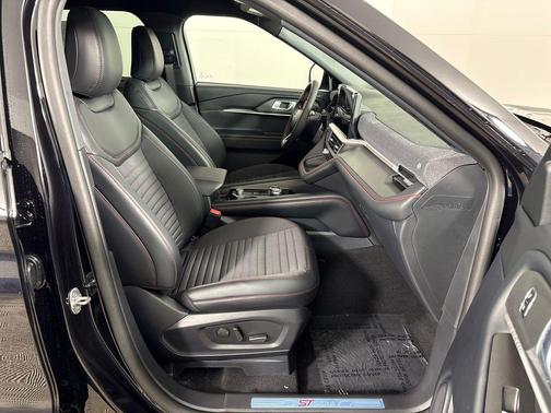 Black Metallic 2026 Ford Explorer ST-Line