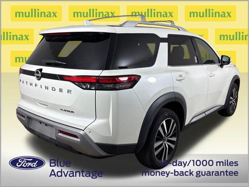Pearl White 2023 Nissan Pathfinder Platinum