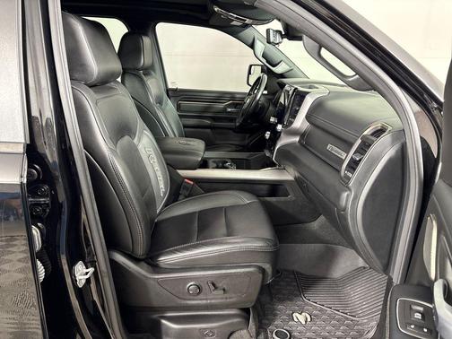 Diamond Black Crystal Pearlcoat 2023 RAM 1500 Rebel