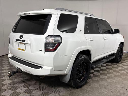 Super White 2015 Toyota 4Runner SR5