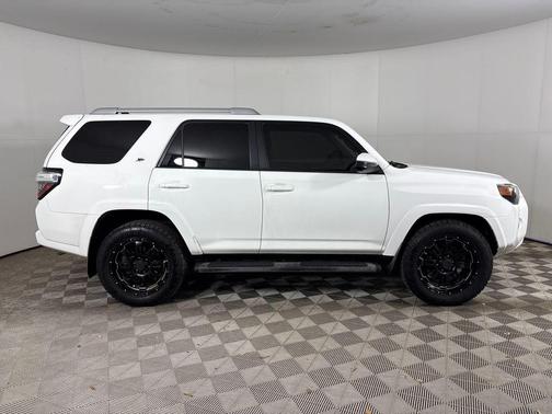 Super White 2015 Toyota 4Runner SR5