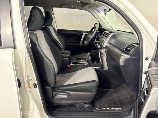 Super White 2015 Toyota 4Runner SR5