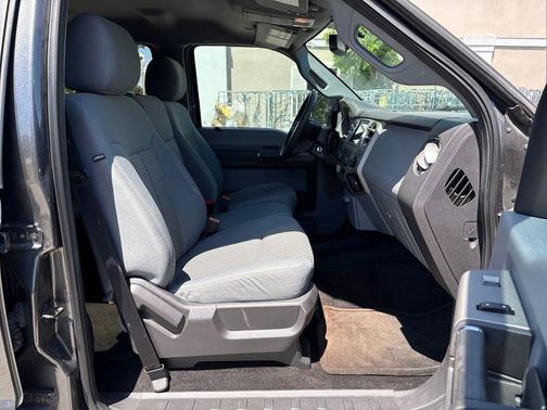 Magnetic Metallic 2016 Ford F-250 XLT