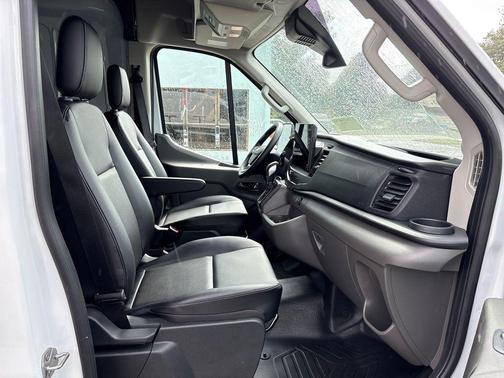Oxford White 2026 Ford Transit-250 Base