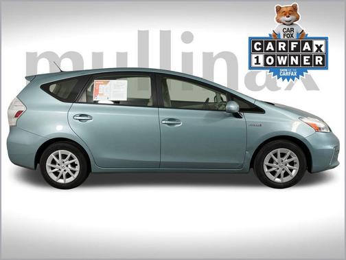 2013 Toyota Prius v Two