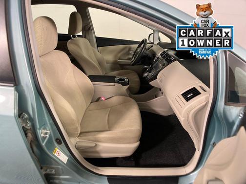2013 Toyota Prius v Two