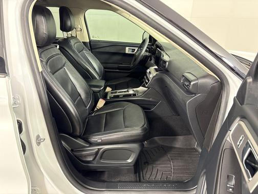Oxford White 2020 Ford Explorer Base