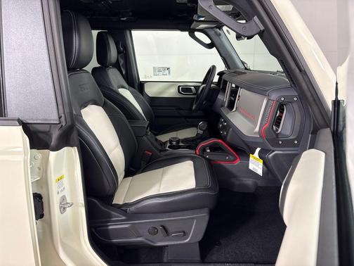 Wimbledon White 2026 Ford Bronco Outer Banks