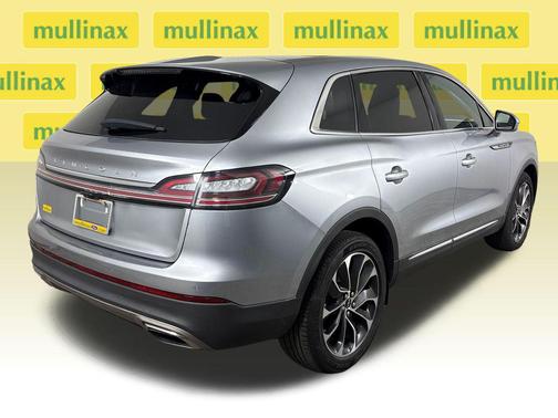 Radiance Metallic 2022 Lincoln Nautilus Reserve