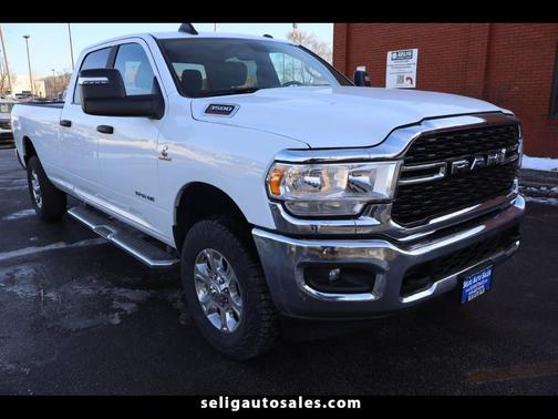2024 RAM 3500 Big Horn Crew Cab LWB 4WD
