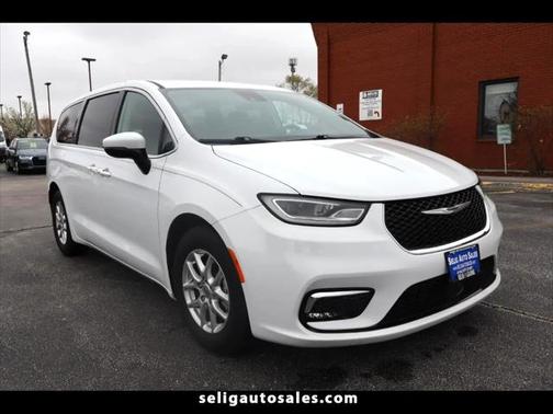 2023 Chrysler Pacifica Touring L