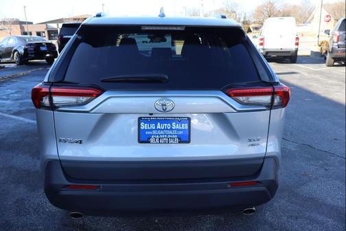 2022 Toyota RAV4 XLE