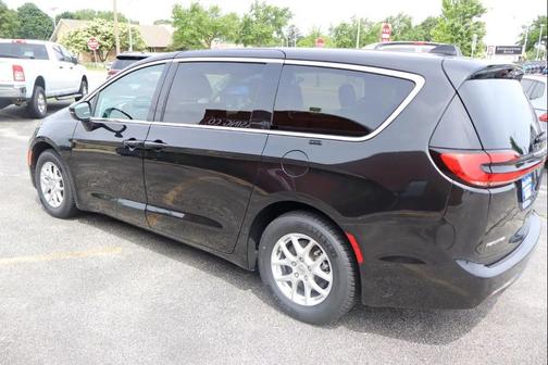 Black 2023 Chrysler Pacifica Touring L