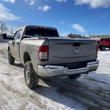 2022 RAM 2500 Tradesman Crew Cab 4x4 6'4' Box