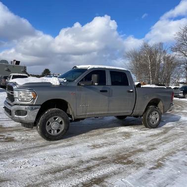 2022 RAM 2500 Tradesman Crew Cab 4x4 6'4' Box