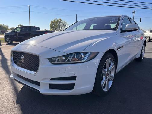 2018 Jaguar XE 25t Premium