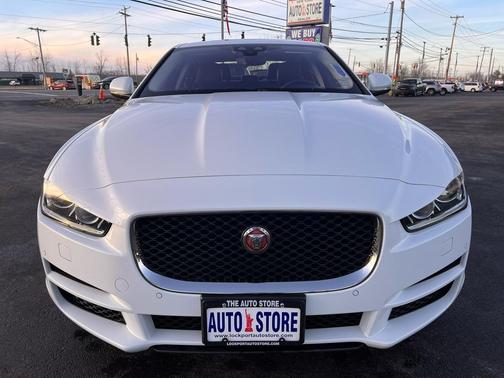2019 Jaguar XE 25t Premium