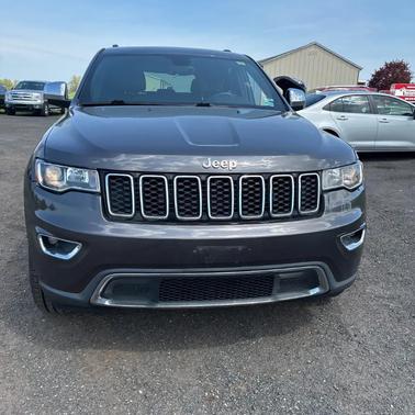 Gray 2017 Jeep Grand Cherokee Limited