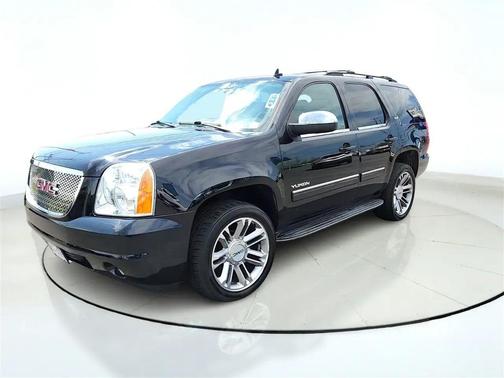 Black 2014 GMC Yukon SLT