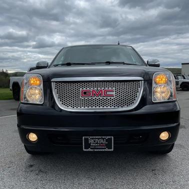 Black 2014 GMC Yukon SLT