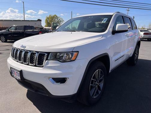 2018 Jeep Grand Cherokee Laredo E