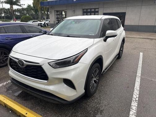 2021 Toyota Highlander L