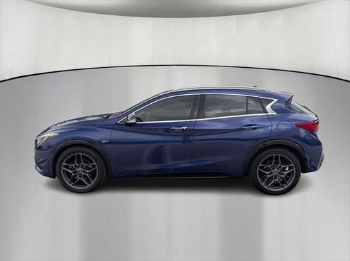 2017 INFINITI QX30 Premium