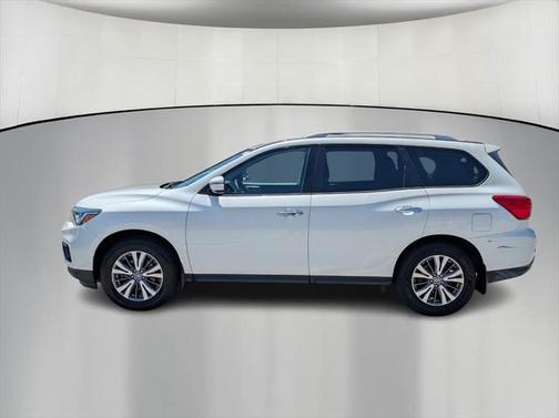 2017 Nissan Pathfinder SV