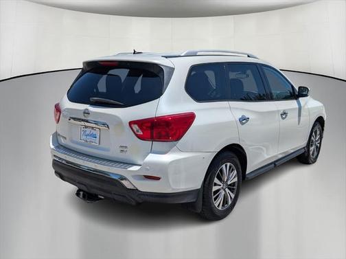 2017 Nissan Pathfinder SV
