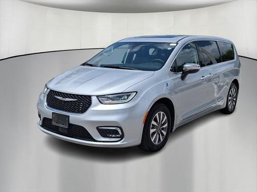 2023 Chrysler Pacifica Hybrid Limited