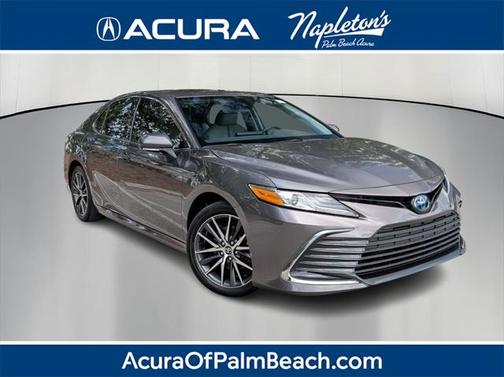 2023 Toyota Camry Hybrid XLE