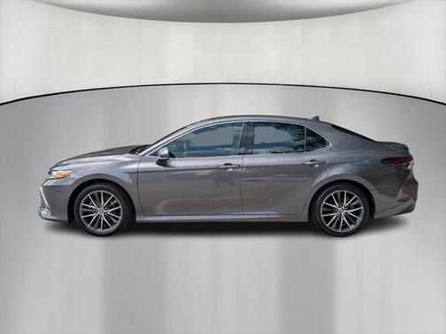 2023 Toyota Camry Hybrid XLE