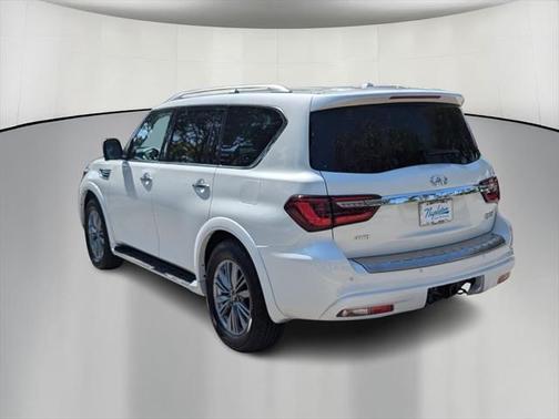 2023 INFINITI QX80 Luxe