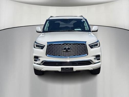 2023 INFINITI QX80 Luxe