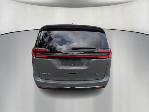 2021 Chrysler Pacifica Hybrid Touring L