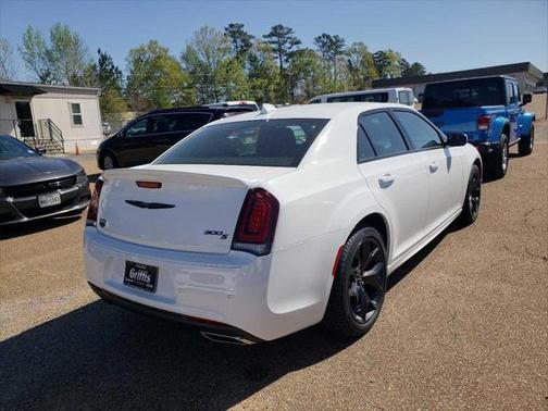 2021 Chrysler 300 S
