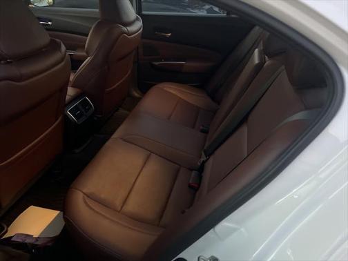 2017 Acura TLX V6 w/Advance Package