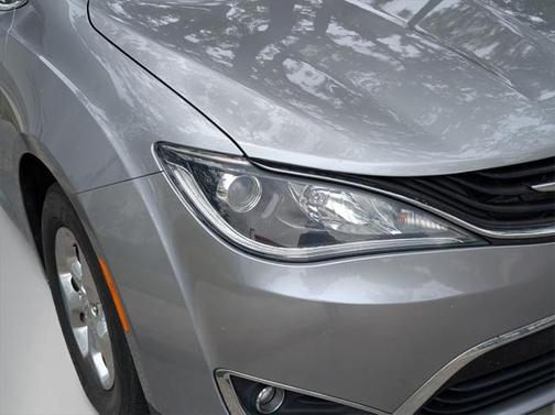 2019 Chrysler Pacifica Hybrid Touring Plus
