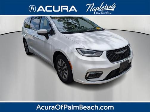 2023 Chrysler Pacifica Hybrid Touring L