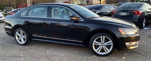 2015 Volkswagen Passat 1.8T Auto SE w/Sunroof & Nav