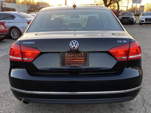 2015 Volkswagen Passat 1.8T Auto SE w/Sunroof & Nav