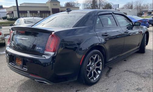 2016 Chrysler 300 S