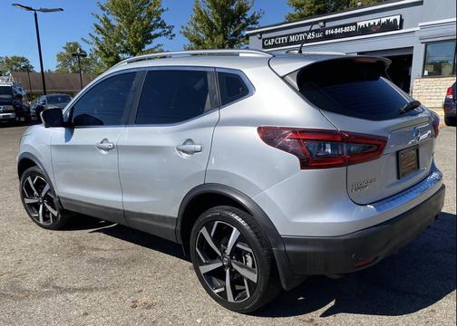 2022 Nissan Rogue Sport SL