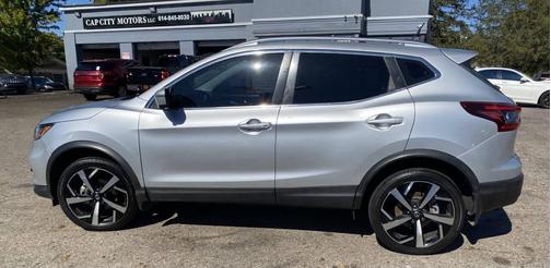 2022 Nissan Rogue Sport SL