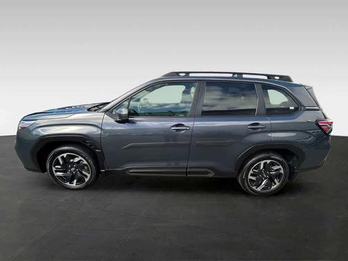 Magnetite Gray Metallic 2025 Subaru Forester Limited