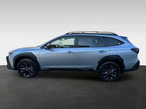 Ice Silver Metallic 2025 Subaru Outback Onyx Edition XT