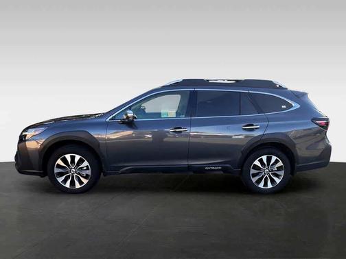 Magnetite Gray Metallic Crystal Black Silica 2025 Subaru Outback Touring XT