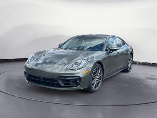 2022 Porsche Panamera 4 Platinum Edition