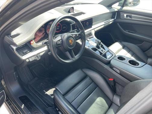 2022 Porsche Panamera 4 Platinum Edition
